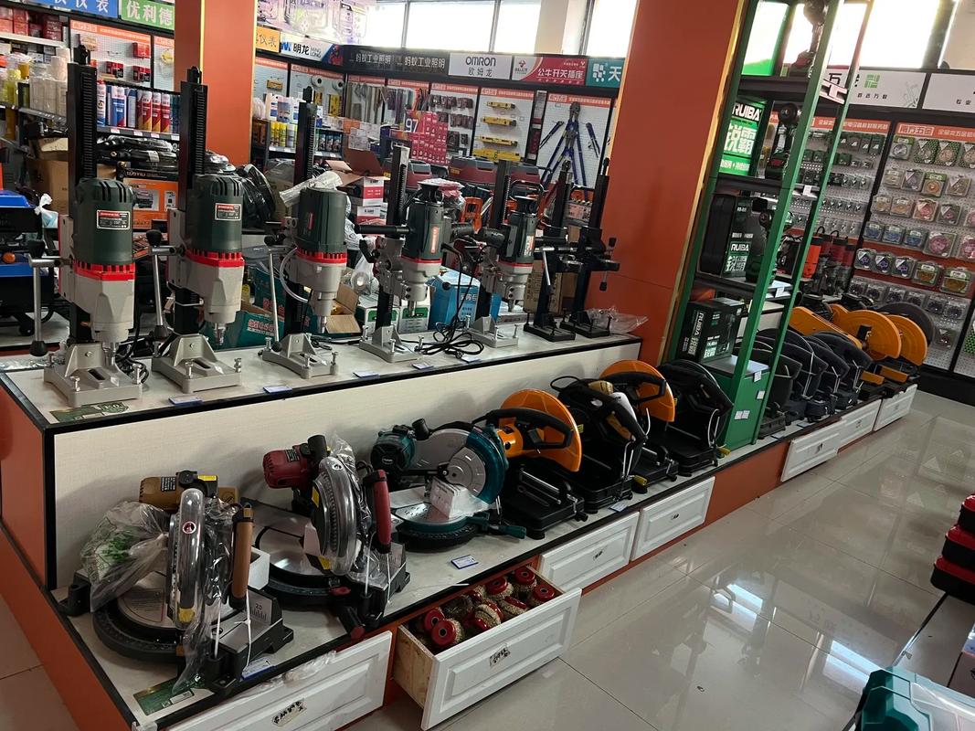 沂水南方五金機電,是一家大型綜合類五金機電公司,經(jīng)營面積25